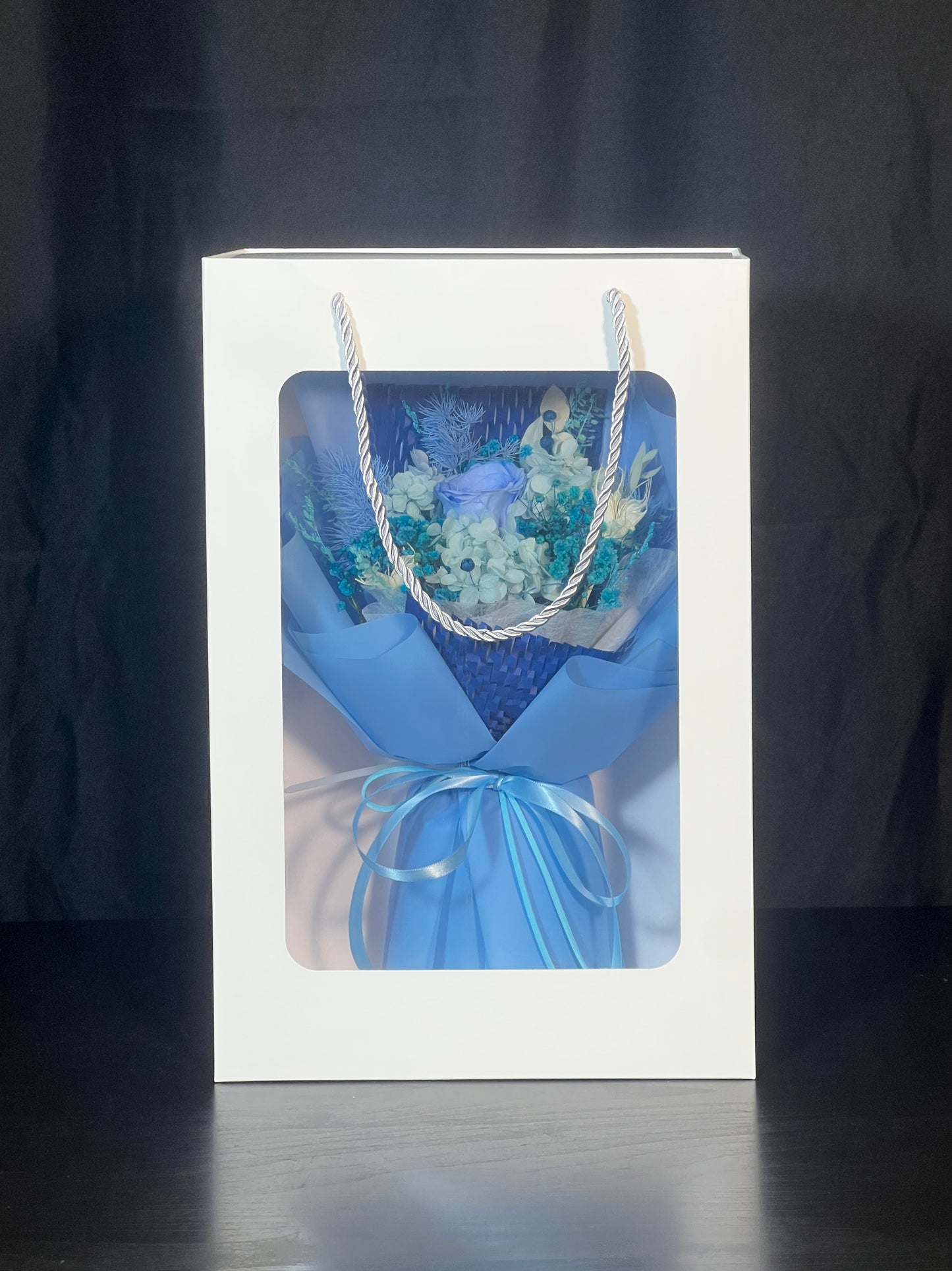 Small Flower Bouquet - Icy