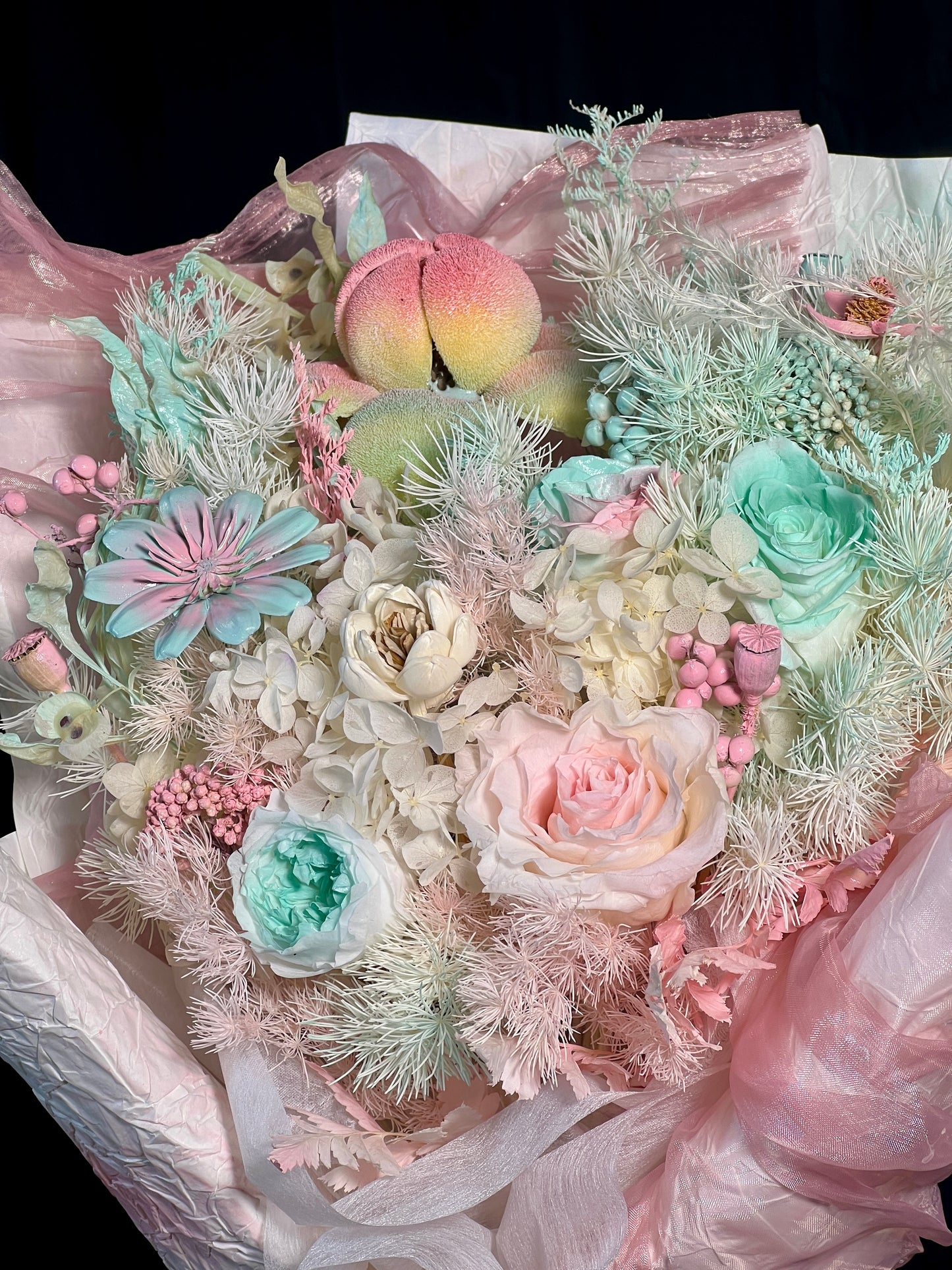 Deluxe Large Flower Bouquet - Strawberry Mint Macarons