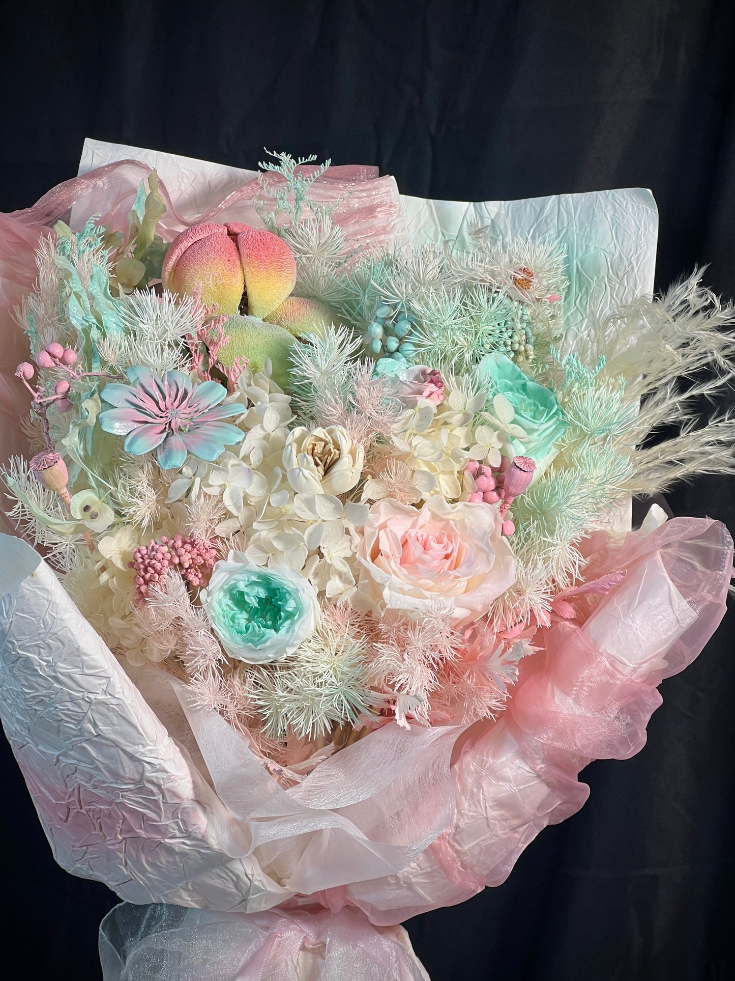 Deluxe Large Flower Bouquet - Strawberry Mint Macarons