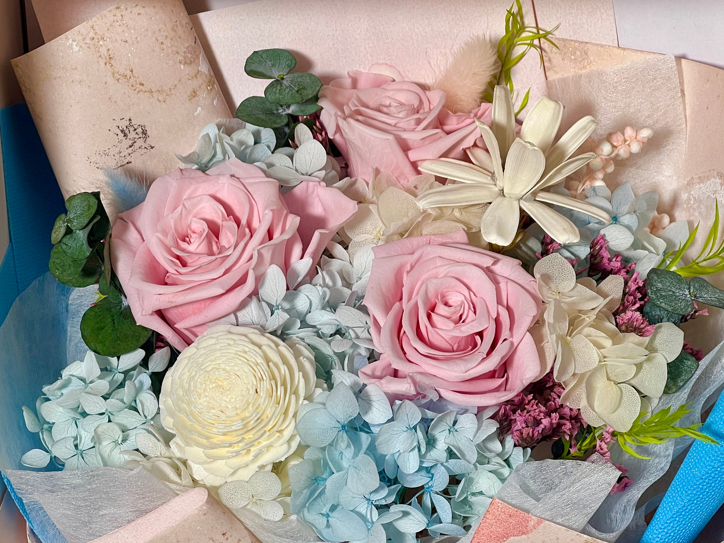 [NEW ARRIVALS] Medium Flower Bouquet - Swan Lake