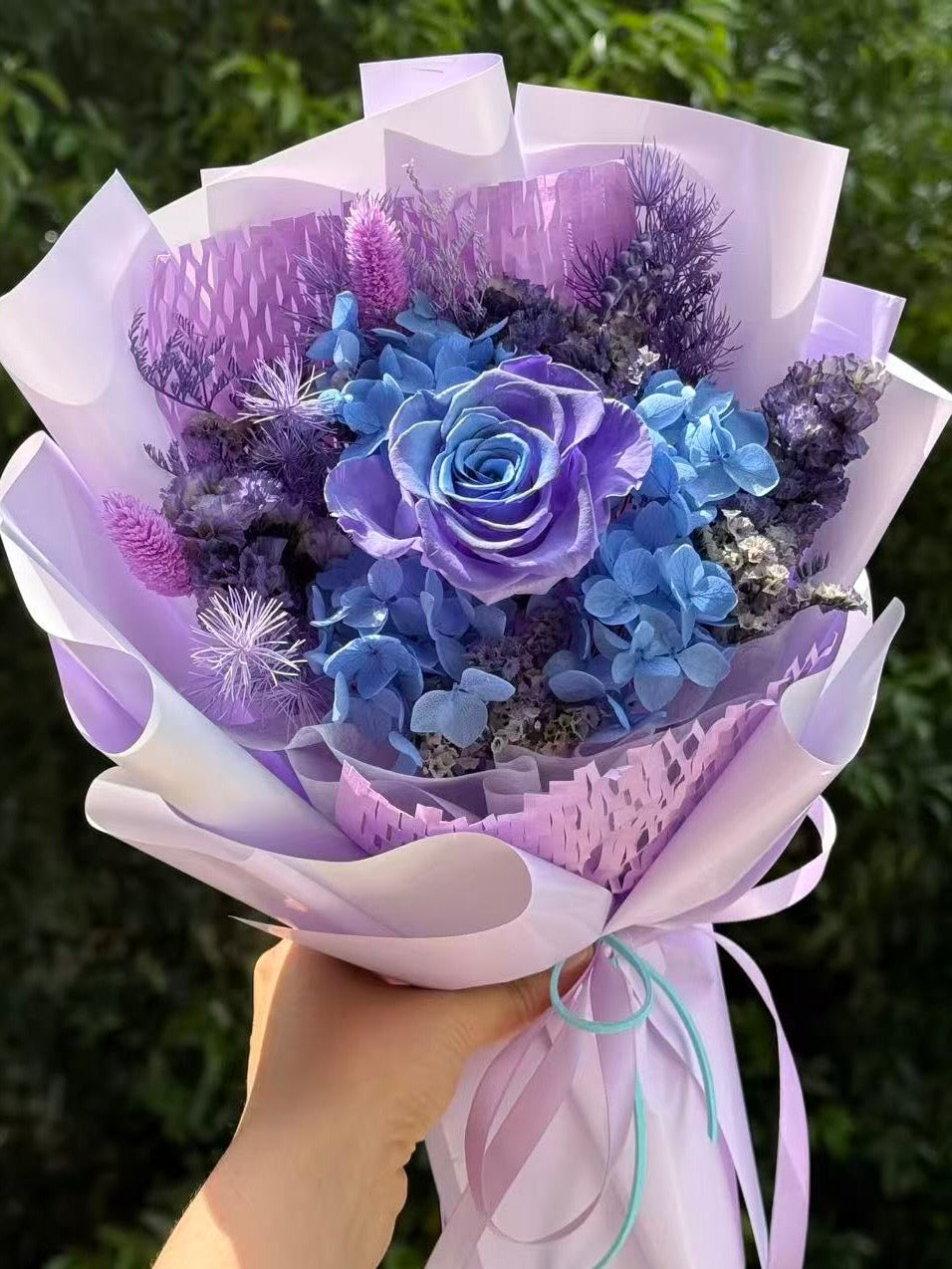 Small Flower Bouquet - Indigo