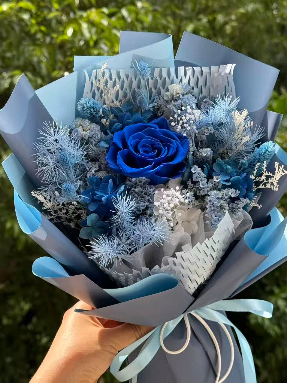 Small Flower Bouquet - Sapphire