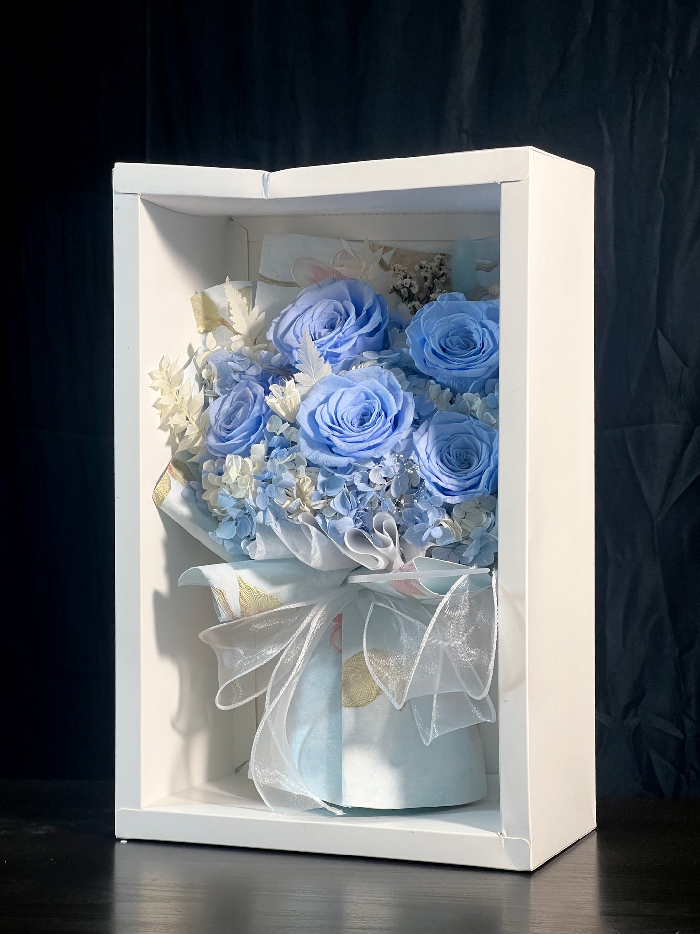 Deluxe Medium Flower Bouquet - Blue Brocade