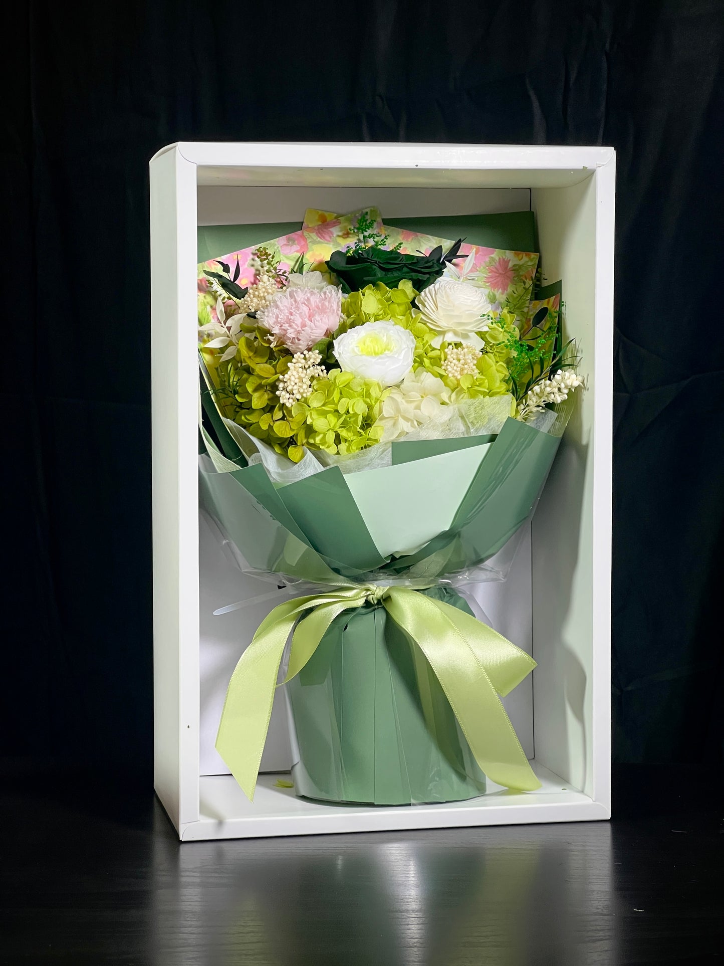 Medium Flower Bouquet - Tinkerbell & The Garden Fairies