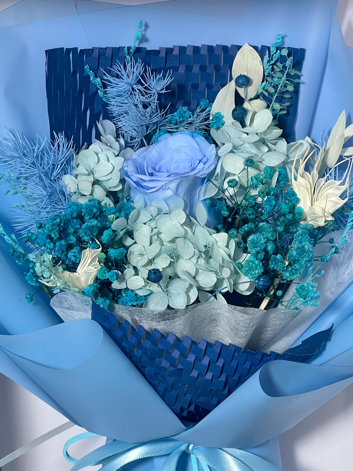 Small Flower Bouquet - Icy