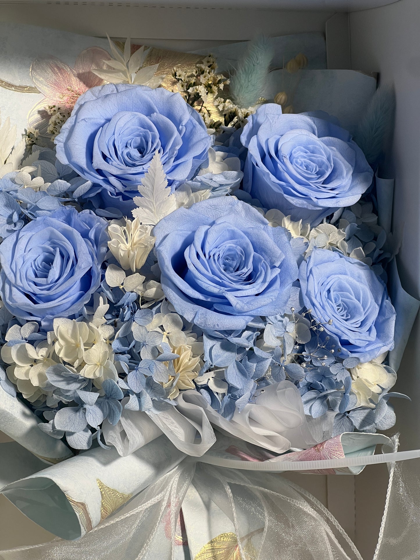 Deluxe Medium Flower Bouquet - Blue Brocade