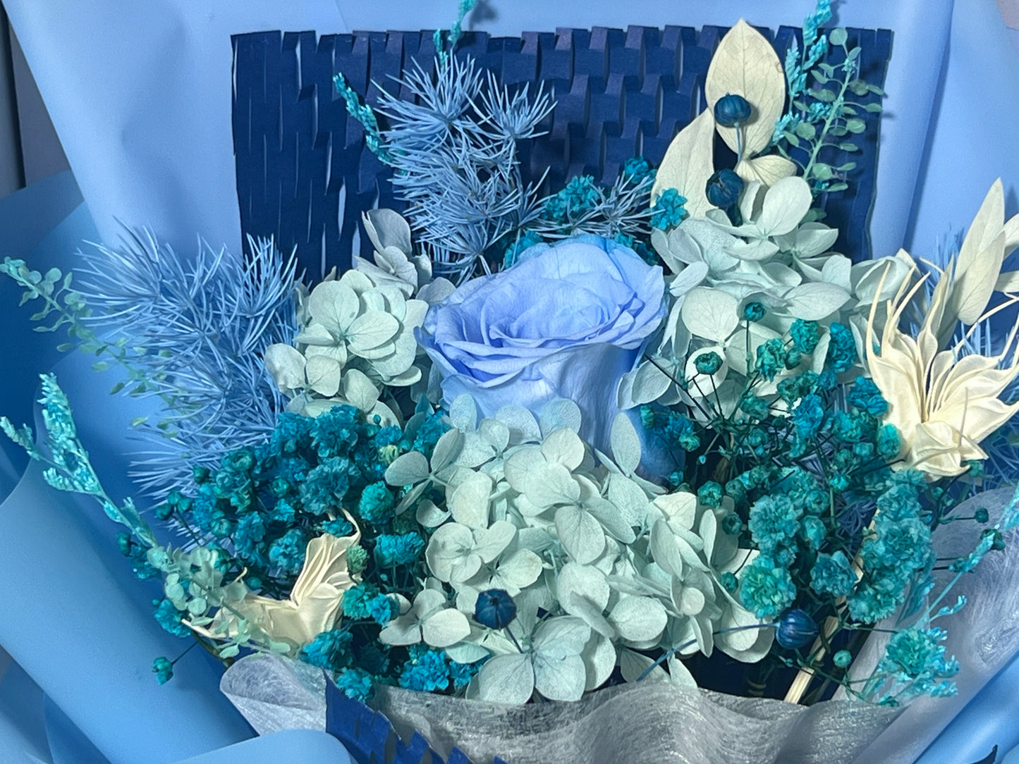 Small Flower Bouquet - Icy