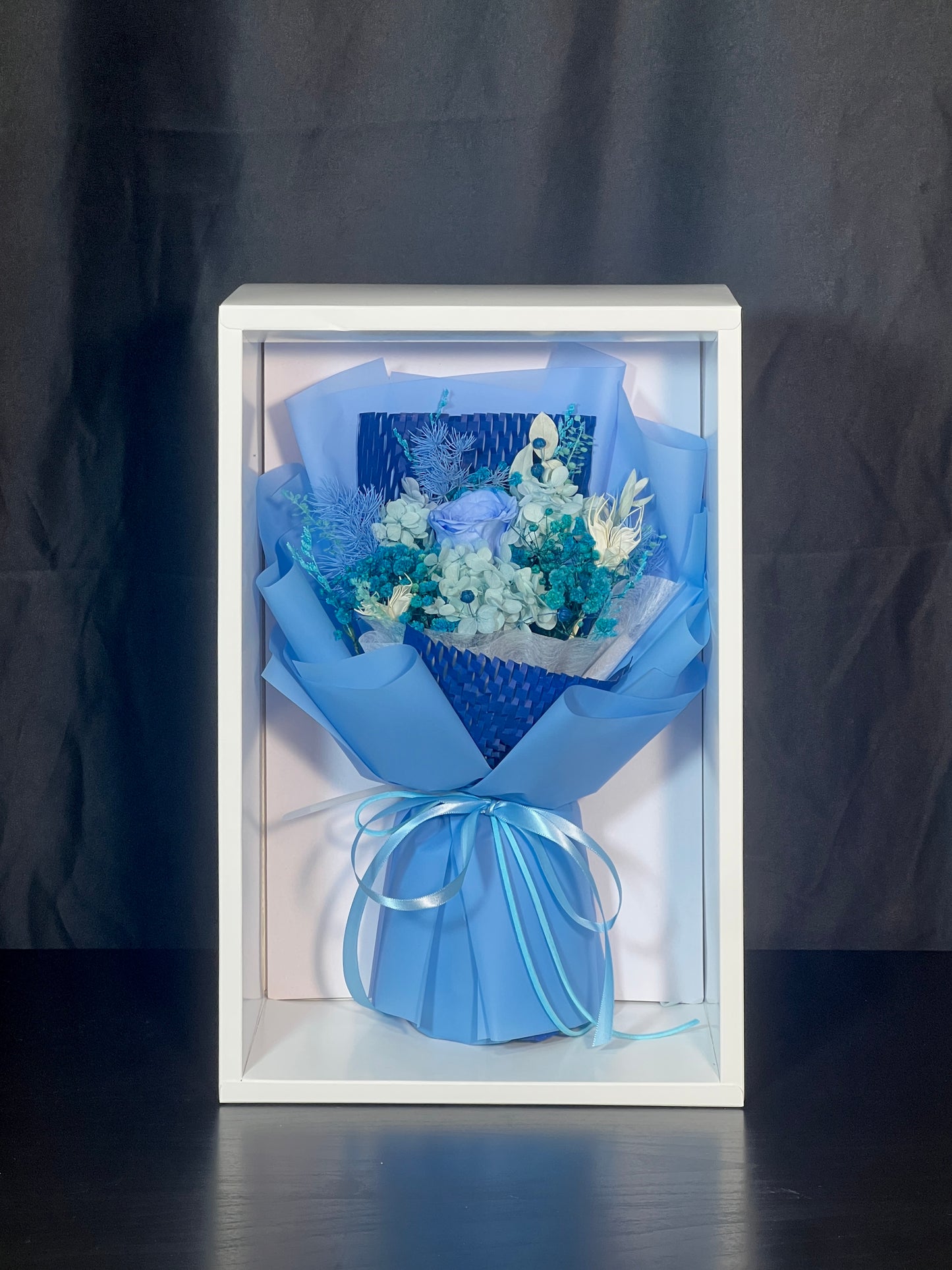 Small Flower Bouquet - Icy