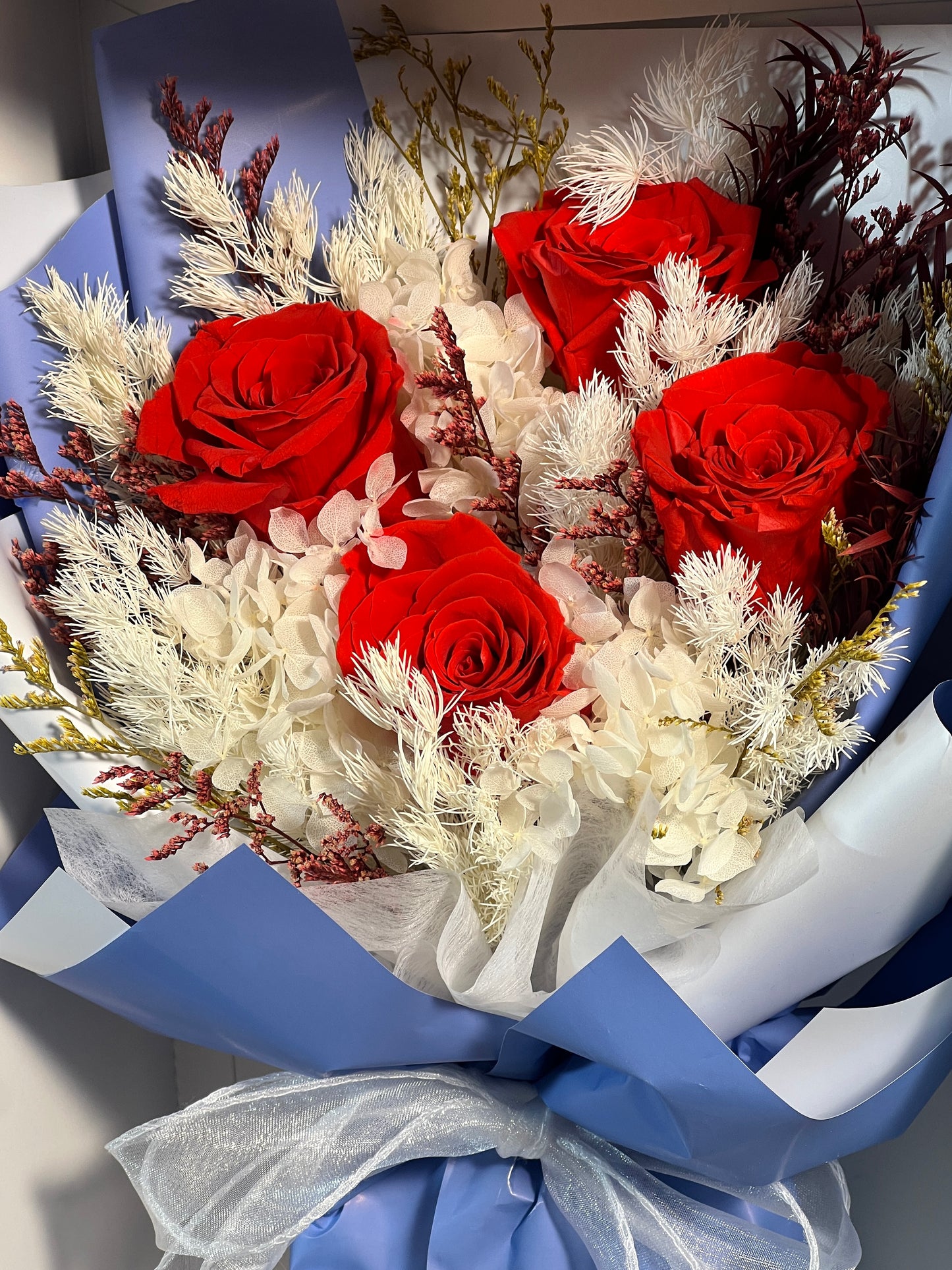 Medium Flower Bouquet - Snow White