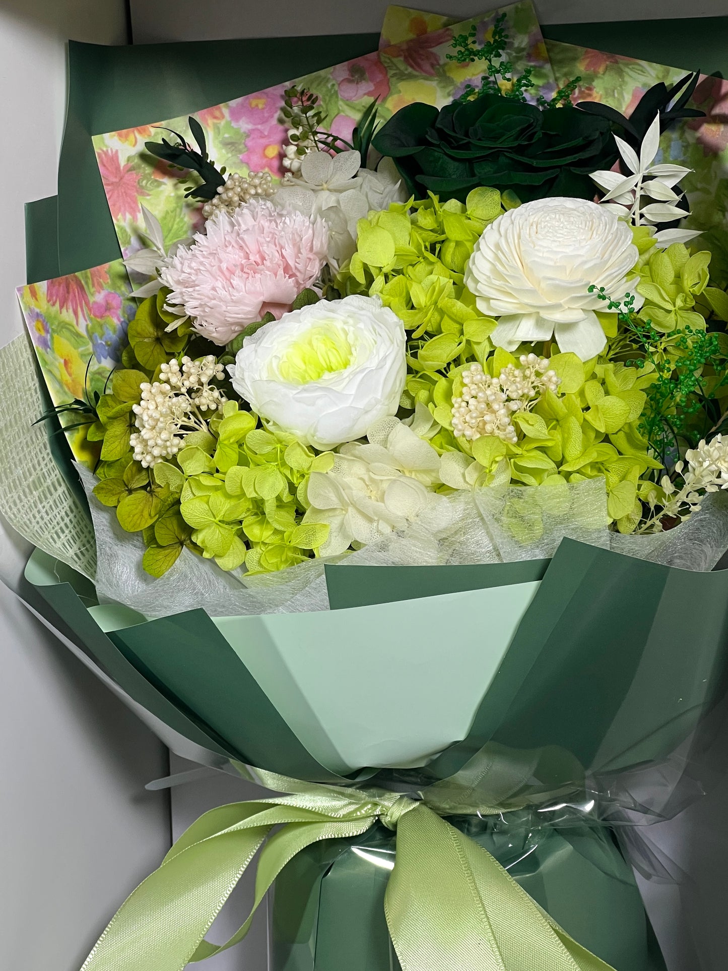 Medium Flower Bouquet - Tinkerbell & The Garden Fairies